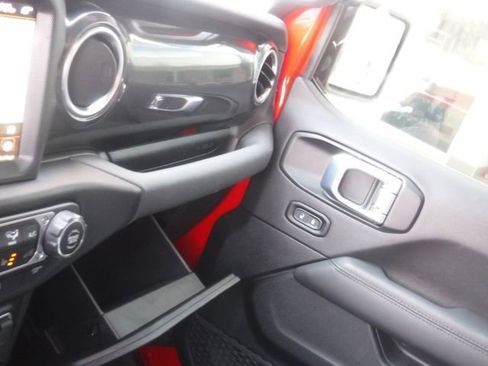 Certified 2022 Jeep Wrangler Unlimited Sahara image 39