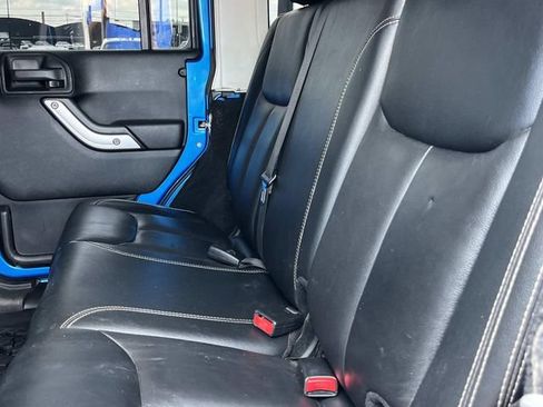 Used 2015 Jeep Wrangler Unlimited Rubicon w/ Connectivity Group AWD/4WD image 20