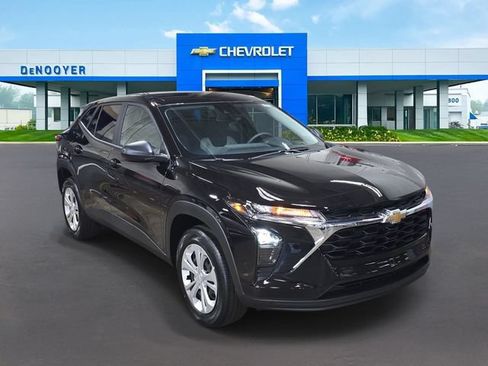 New 2026 Chevrolet Trax LS FWD image 4