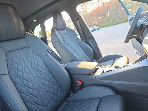 New 2025 Audi SQ5 Premium Plus image 10
