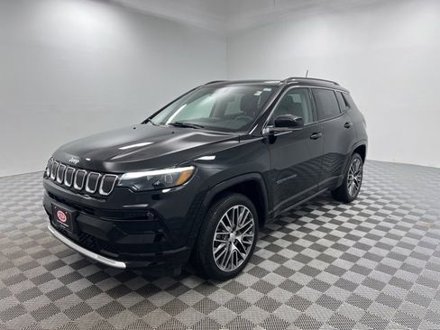 Used 2022 Jeep Compass Limited w/ Elite Group image 3