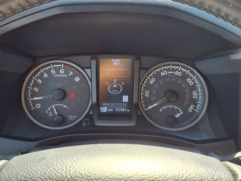 Used 2017 Toyota Tacoma TRD Off-Road w/ Tow Package (A/T) AWD/4WD image 19