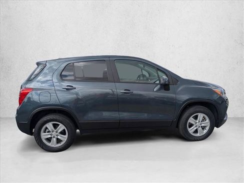 Used 2022 Chevrolet Trax LS w/ Tint and Cruise Package AWD/4WD image 4