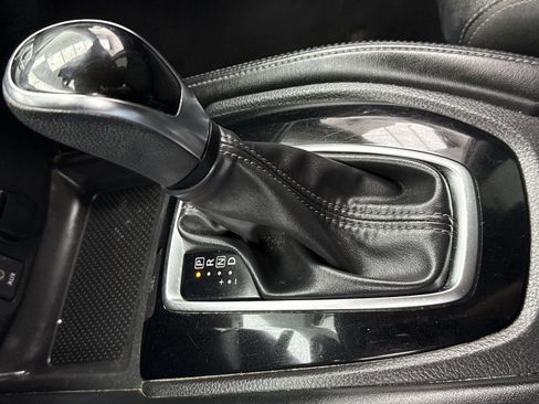 Used 2017 Nissan Rogue SL w/ SL Premium Package image 30