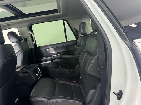 Used 2025 Ford Expedition Max Platinum AWD/4WD image 25