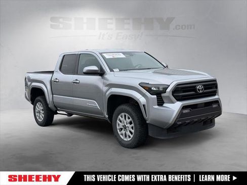 Certified 2024 Toyota Tacoma SR5 image 1