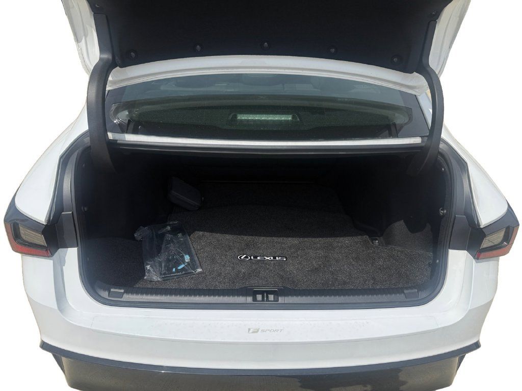 Used 2024 Lexus IS 350 F Sport RWD image 18