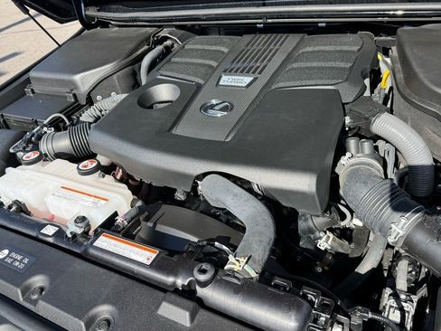 Used 2025 Lexus GX 550 w/ Accessory Package (2T) image 26