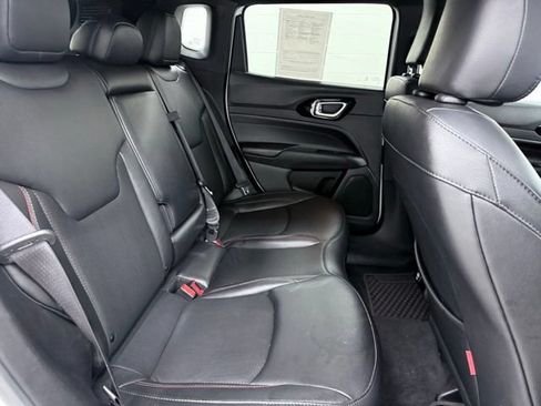 Used 2025 Jeep Compass Trailhawk AWD/4WD image 23