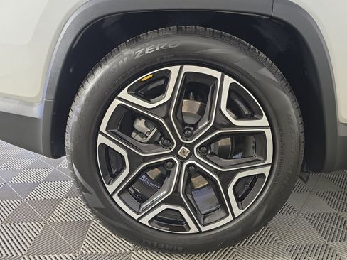 Used 2024 Rivian R1S Adventure AWD/4WD image 11
