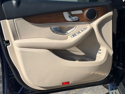 Certified 2022 Mercedes-Benz GLC 300 image 16