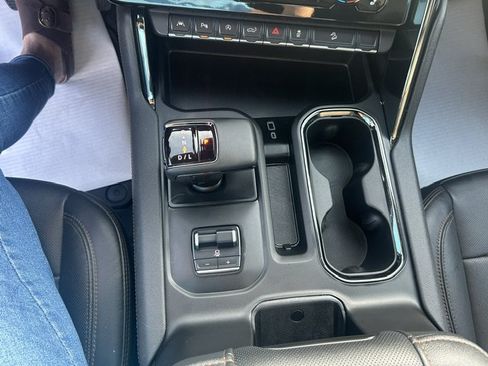Used 2024 GMC Sierra 1500 AT4 w/ Technology Package AWD/4WD image 24