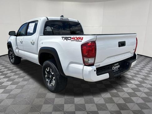 Used 2017 Toyota Tacoma TRD Off-Road AWD/4WD image 5