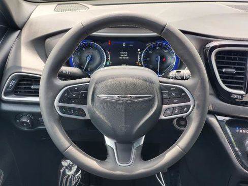 Used 2025 Chrysler Pacifica Select FWD image 22