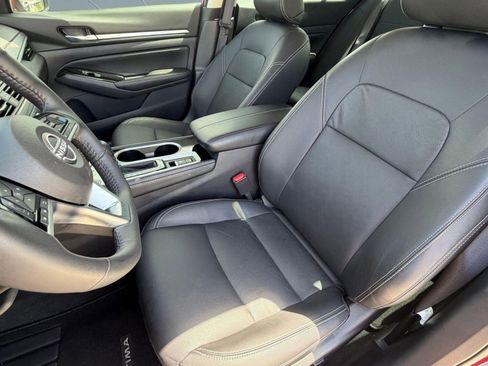 Used 2025 Nissan Altima 2.5 SL FWD image 23