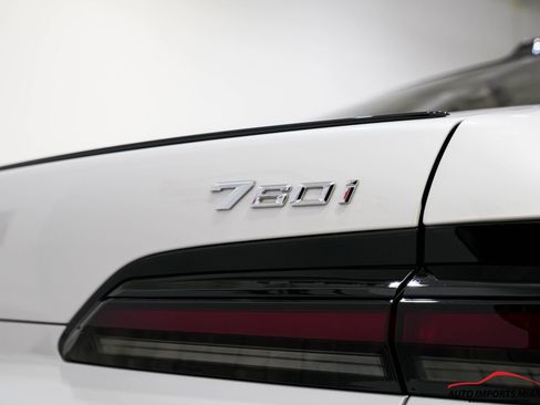 Used 2023 BMW 760i xDrive image 19
