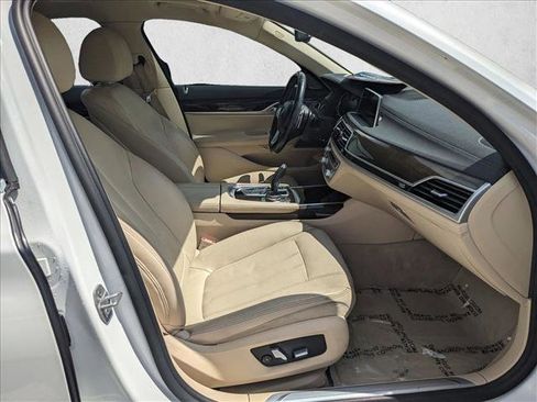 Used 2018 BMW 740i 740i image 18