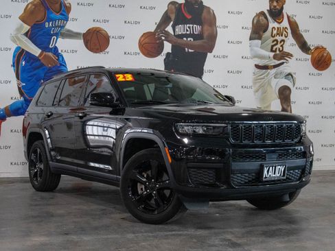 Used 2023 Jeep Grand Cherokee L Laredo AWD/4WD image 2