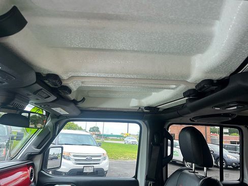 Used 2019 Jeep Wrangler Unlimited Rubicon AWD/4WD image 17