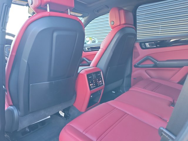 Certified 2023 Porsche Cayenne S AWD/4WD image 19