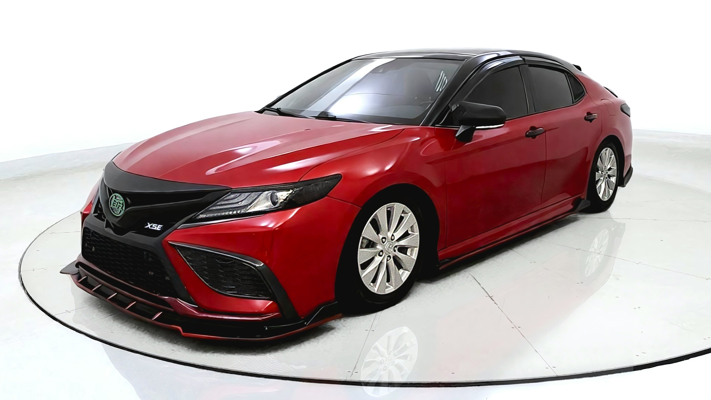 Used 2022 Toyota Camry XSE w/ Navigation Package FWD image 3
