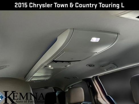 Used 2015 Chrysler Town & Country Touring-L w/ Driver Convenience Group image 28