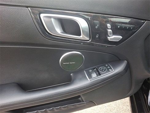Used 2019 Mercedes-Benz SLC 300 w/ Premium Package image 12