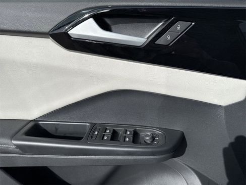 New 2025 Volkswagen Taos S image 17