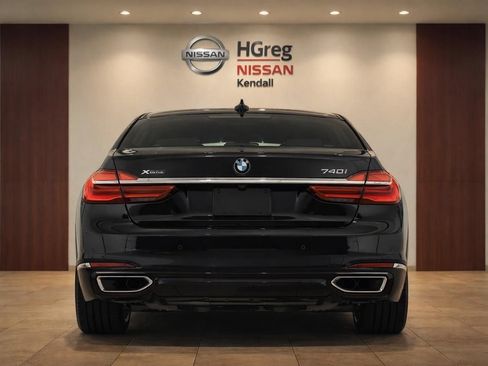 Used 2019 BMW 740i xDrive w/ Executive Package AWD/4WD image 6