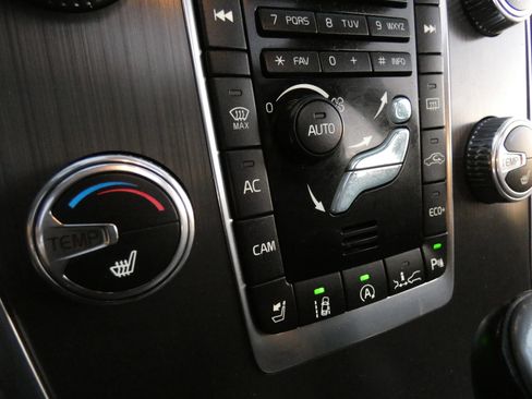 Used 2016 Volvo XC60 T6 Platinum image 55