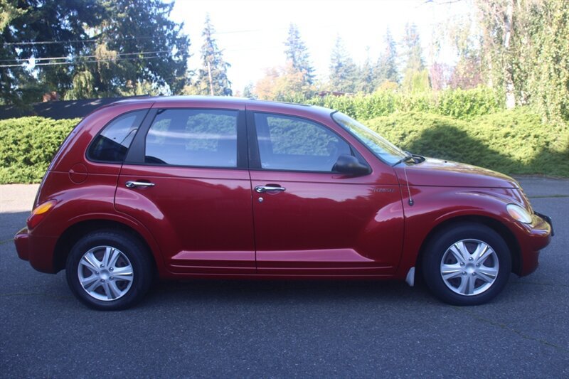 Used 2005 Chrysler PT Cruiser FWD image 12
