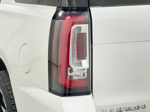 Used 2018 GMC Yukon Denali w/ Denali Ultimate Package image 38