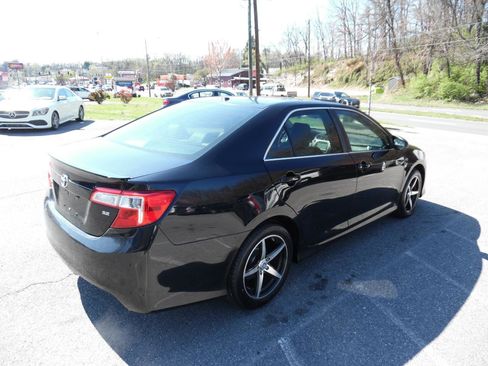 Used 2012 Toyota Camry SE image 5