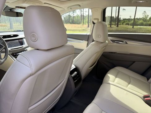 Used 2019 Cadillac XT5 Luxury FWD image 26