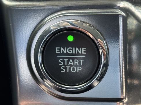 Used 2021 Ford F150 Lariat w/ Max Trailer Tow Package image 25