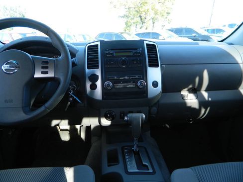 Used 2012 Nissan Frontier SV image 16