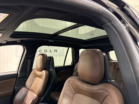 Used 2023 Lincoln Aviator Reserve w/ Equipment Group 201A image 10