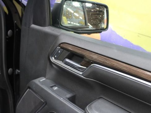 Used 2023 Chevrolet Silverado 1500 LT w/ Z71 Off-Road Package AWD/4WD image 11