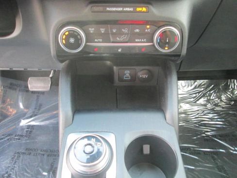 Used 2022 Ford Escape SE w/ Cold Weather Package image 14