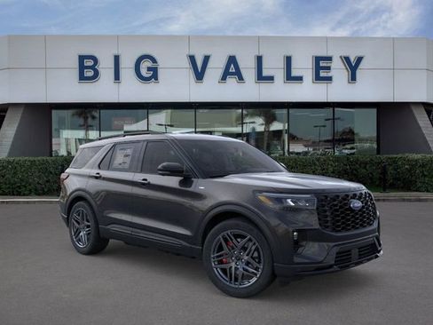 New 2026 Ford Explorer ST-Line w/ ST-Line Street Pack image 7