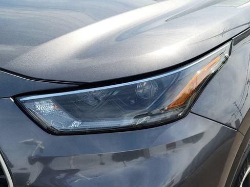 Used 2021 Toyota Highlander XLE FWD image 29