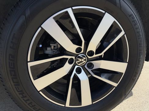 Used 2021 Volkswagen Atlas SE FWD image 11
