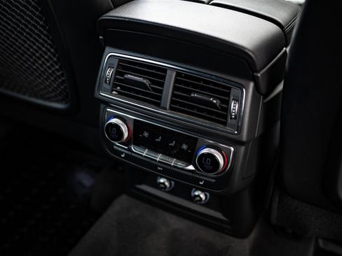 Used 2018 Audi Q7 3.0T Prestige w/ Prestige Package image 38