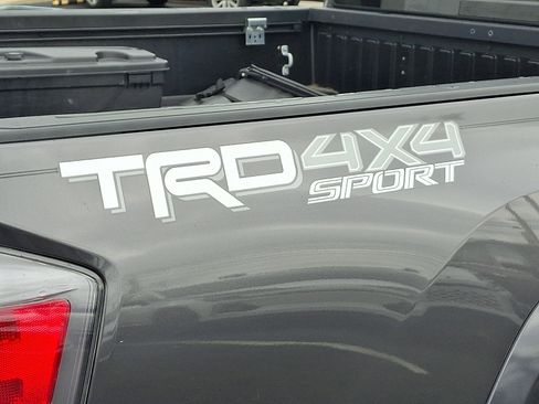 Used 2021 Toyota Tacoma TRD Sport AWD/4WD image 32
