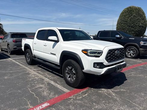 Used 2022 Toyota Tacoma TRD Off-Road AWD/4WD image 8