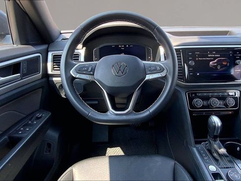 Certified 2023 Volkswagen Atlas Cross Sport SE w/ Panoramic Sunroof Package AWD/4WD image 5
