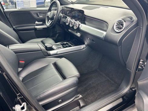 Used 2023 Mercedes-Benz GLB 250 image 31