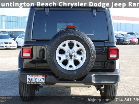 Used 2021 Jeep Wrangler Unlimited Islander image 4