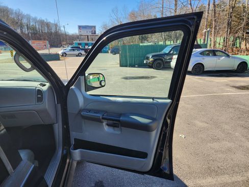 Used 2003 Ford Explorer Sport Trac XLS image 15