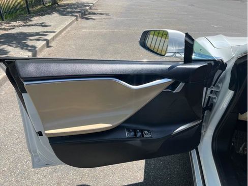 Used 2014 Tesla Model S 85 image 5